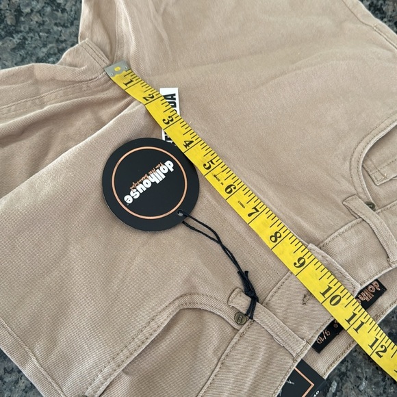 Dollhouse tan classic Bermuda shorts NWT 9/10 - Picture 7 of 10